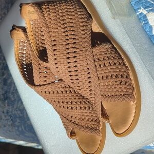 Born Iwa Mac - Brown 9